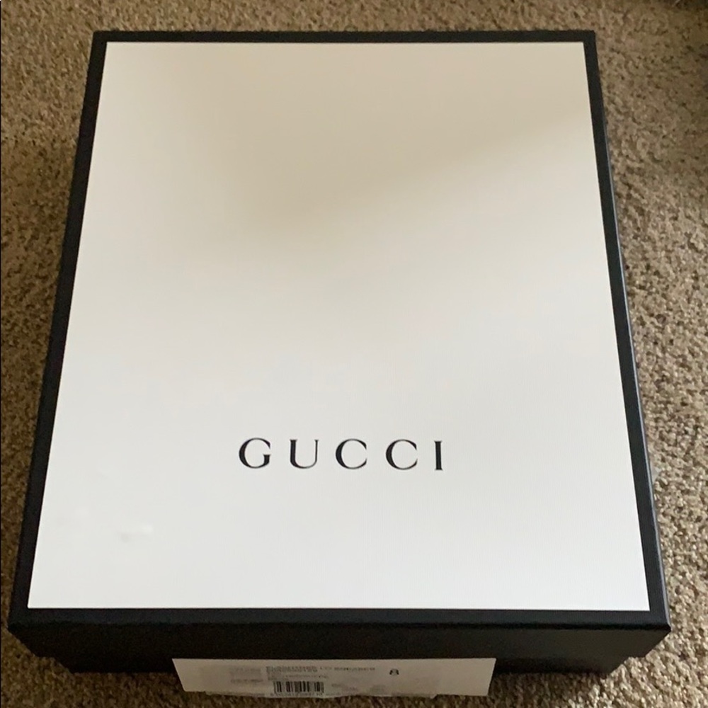 Gucci Flashtrek LO Sneaker. Leather/Suede